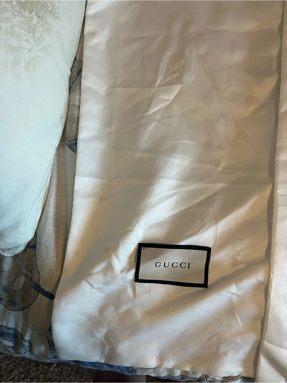 Gucci White Dust Bag with Black Border and Logo